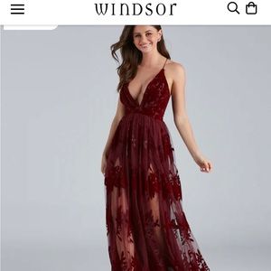 Windsor: Morgan Formal Flocked Velvet Dress|SIZE L|Burgundy